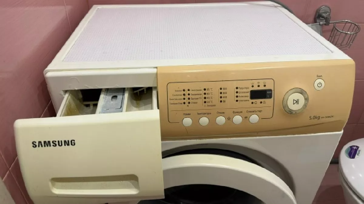 Всего 1 ложка в барабан — и даже серая тряпка становится белоснежной: работает круче химии