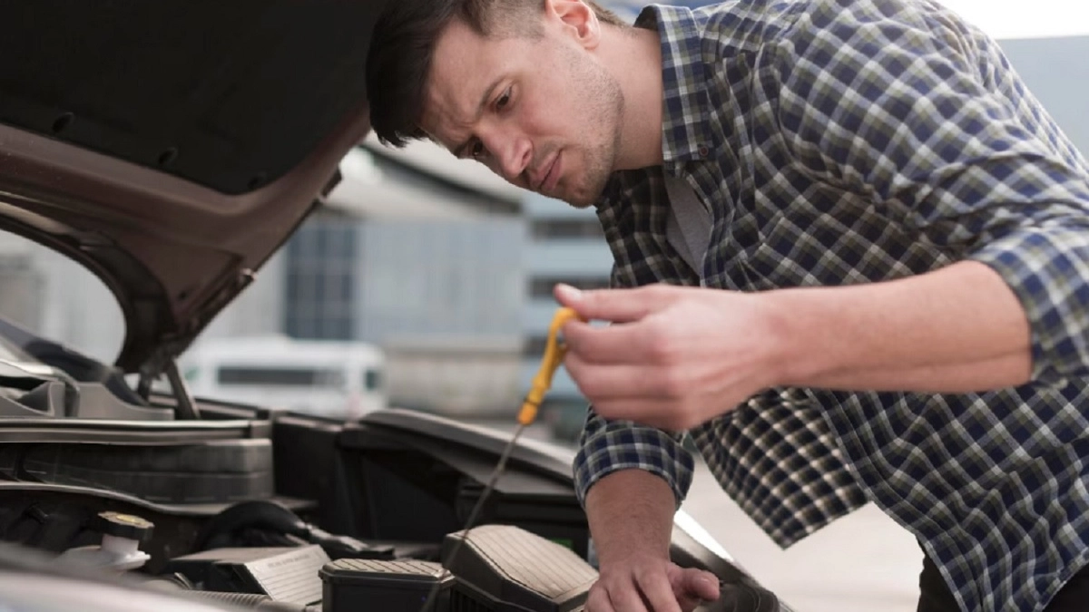 Почему весной увеличивается расход масла: автоэксперты назвали главные причины - стоит знать каждому водителю