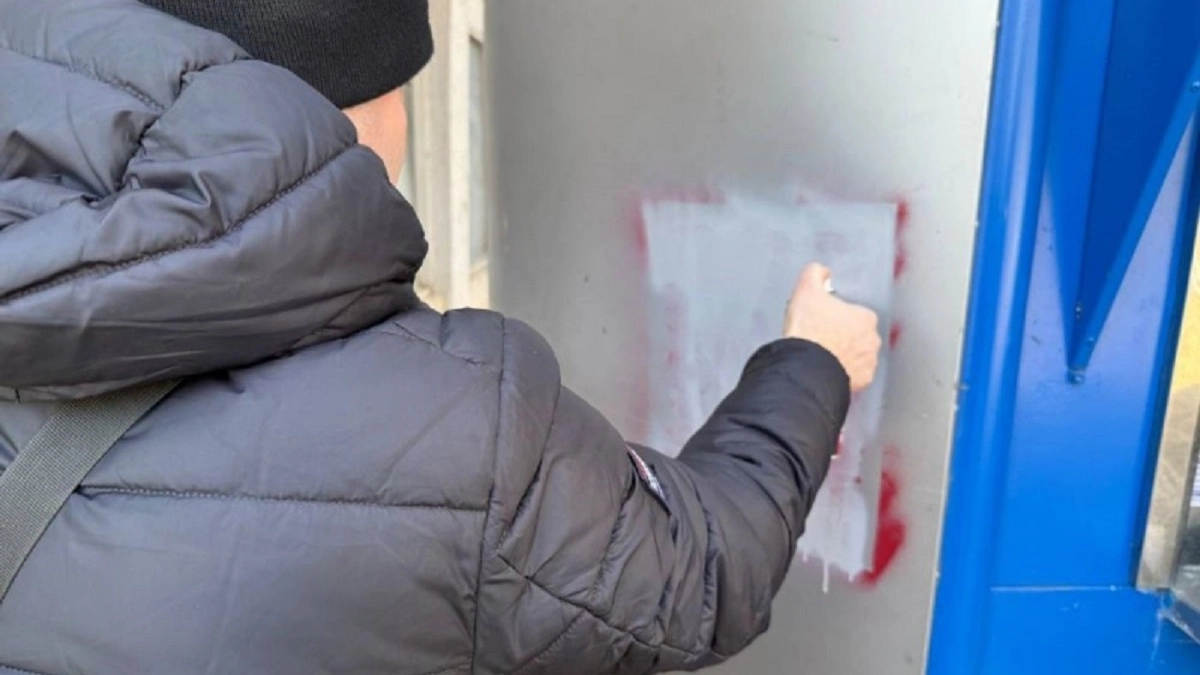 Полиция и волонтеры во Владимире провели рейд по борьбе с незаконной рекламой