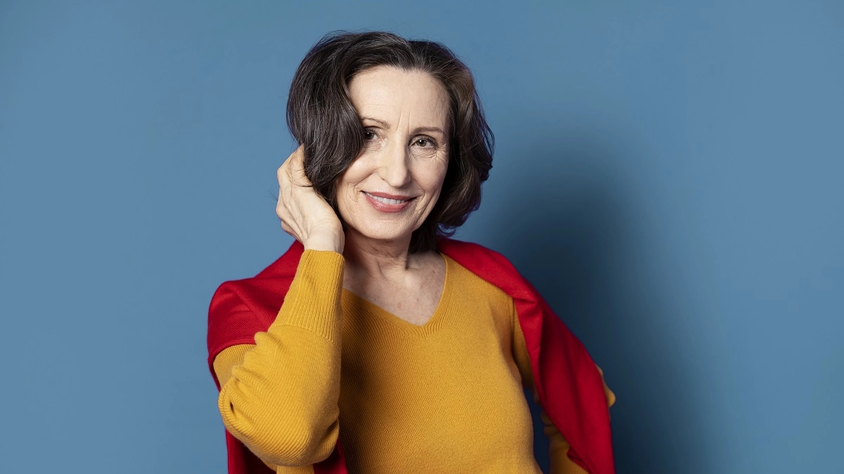 Как носить челку в 50 и старше: стильные формы челки, которые скроют морщинки на лбу 