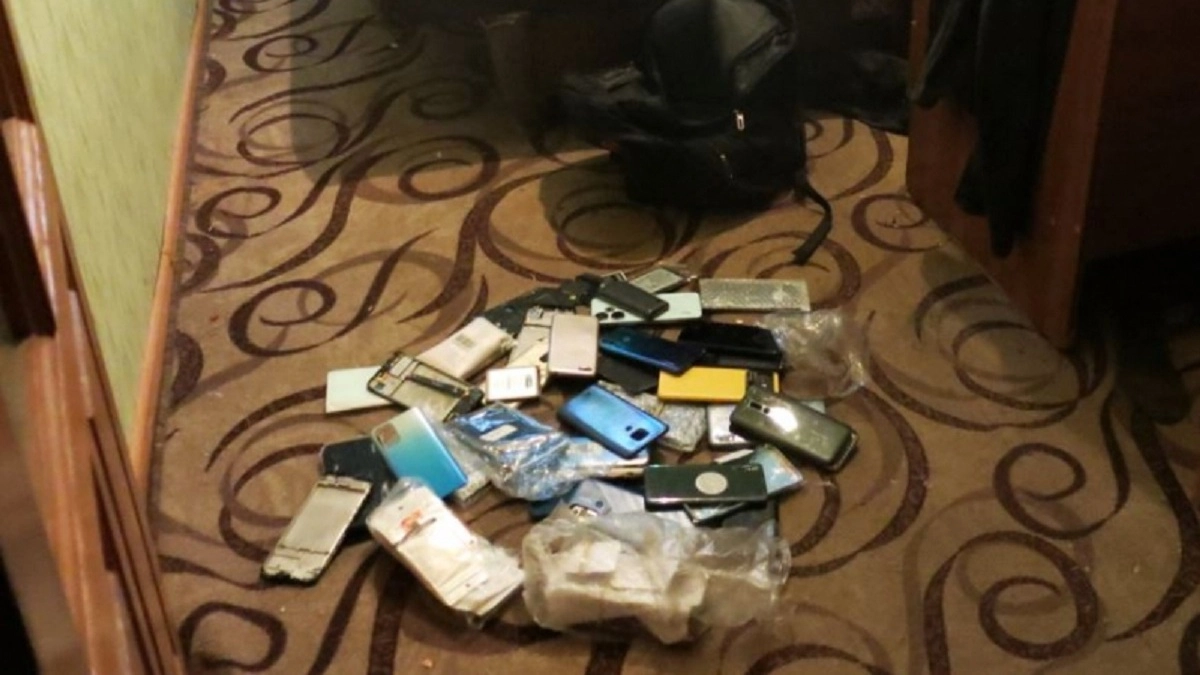 В Петушках мужчина взломал комиссионку и вынес 13 смартфонов