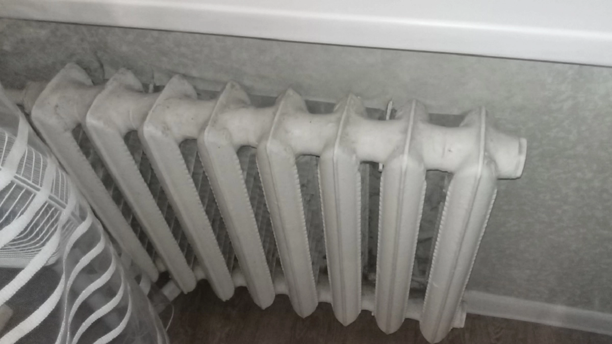 Депутат предупредил о штрафах владельцев квартир с батареями: за что могут наказать?