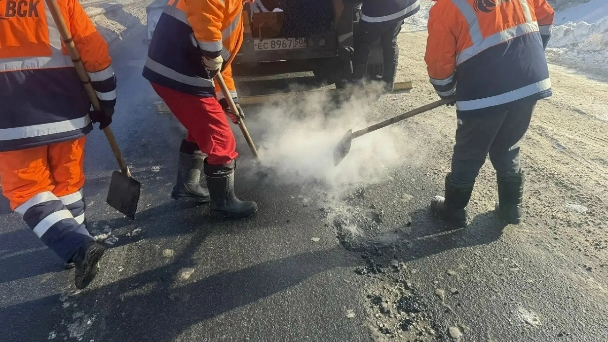 Ямы на М-7 под Петушками начали заделывать после вмешательства прокуратуры