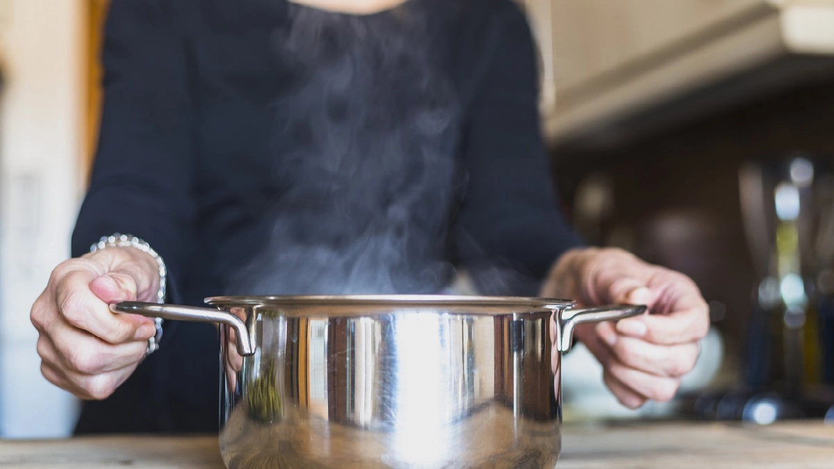 Варю бульон теперь только так: секрет опытных хозяек, как сделать бульон прозрачным