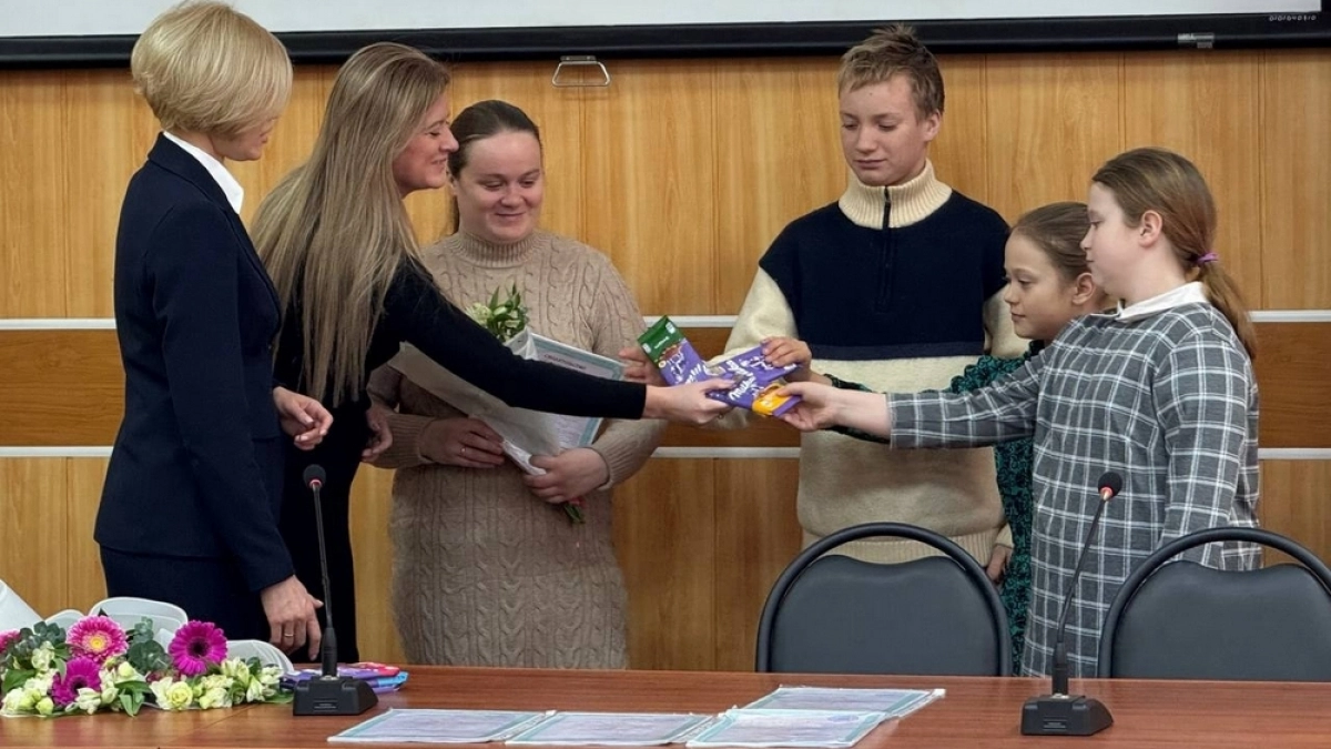Молодым и многодетным семьям Владимирской области вручают жилищные сертификаты