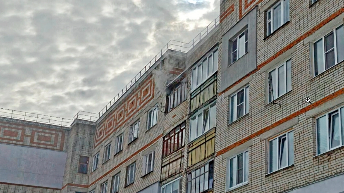 На пожаре в Гороховце спасатели эвакуировали из многоквартирного дома 10 человек