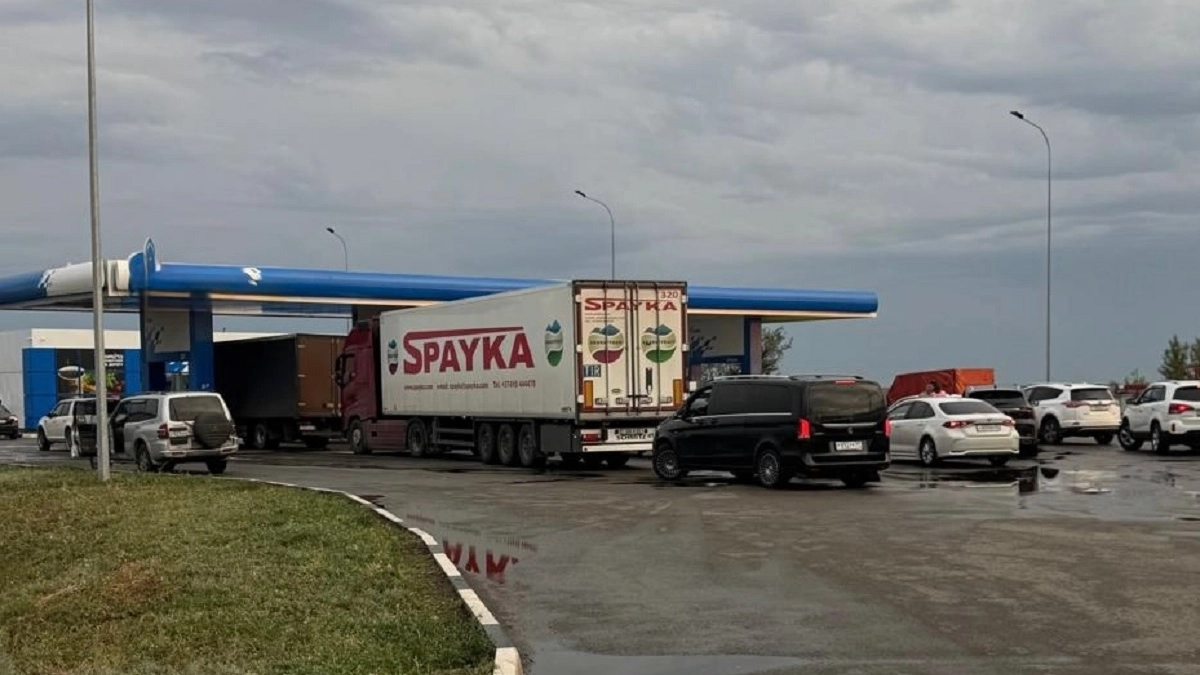 Можно или нельзя заправляться сразу после разгрузки бензовоза? Запомните простую истину от автоэкспертов и бывалых водителей