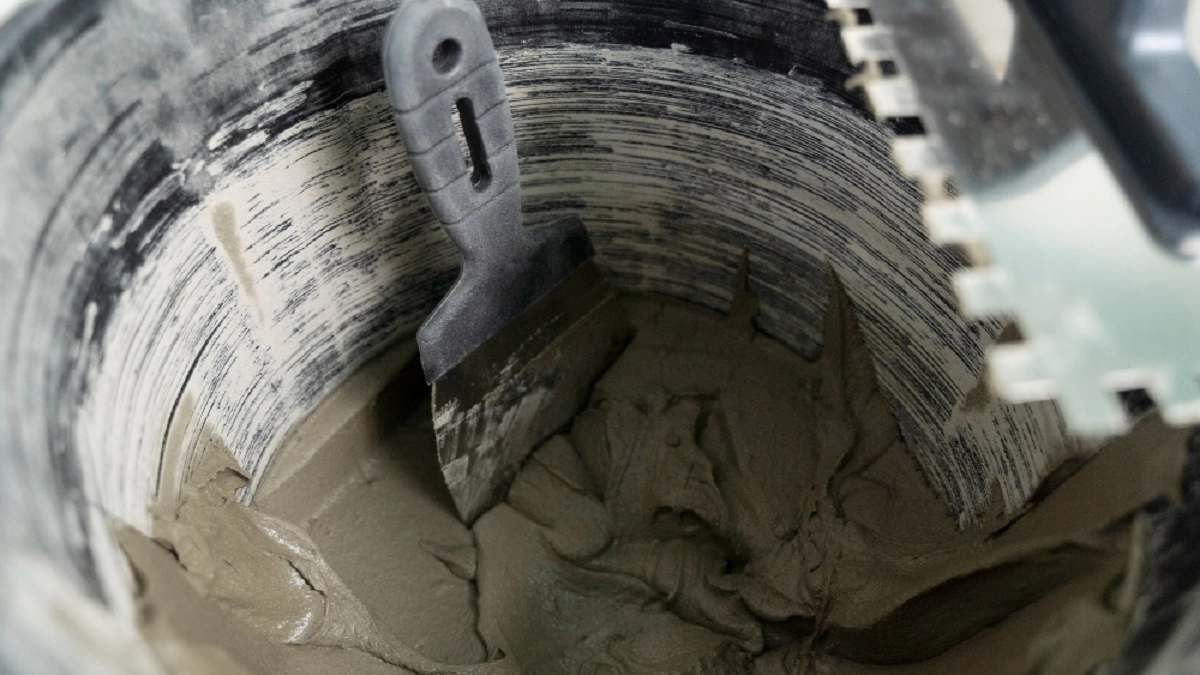 Старый цемент — не мусор, а "золото": 4 способа использовать его на даче с пользой