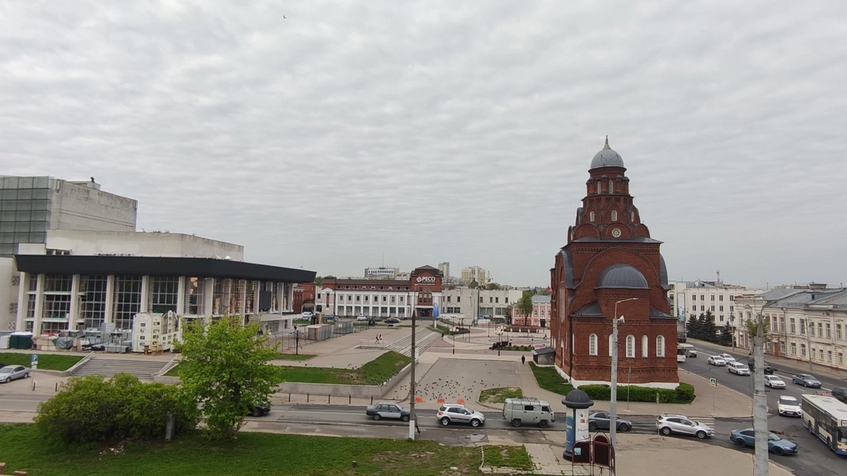 Майская погода удивит: летнее тепло в праздники и арктические вторжения — новый прогноз по регионам