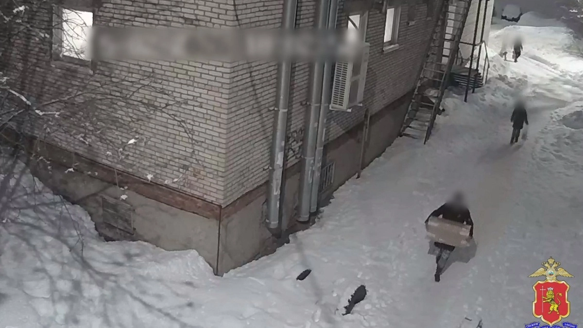 У курьера маркетплейса в Муроме украли комод прямо из «Газели»