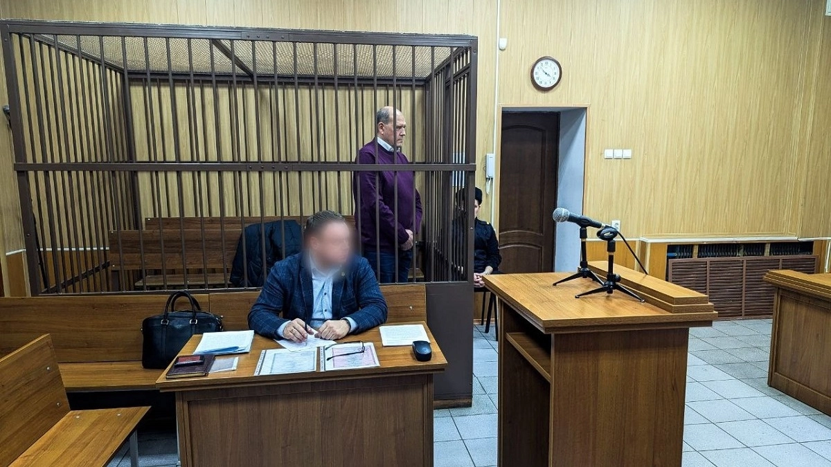 Экс-глава регионального Минздрава Янин в суде заявил, что брал деньги у подчиненных в долг