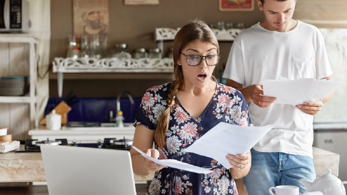 Долги за ЖКХ в 2026: в России до конца года действует особый порядок расчёта пеней — что важно знать должникам