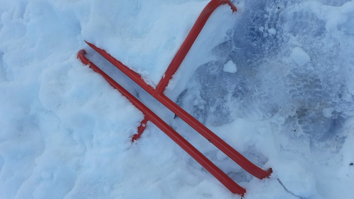 В Коврове спасатели освободили руку мальчика из ловушки на детской площадке