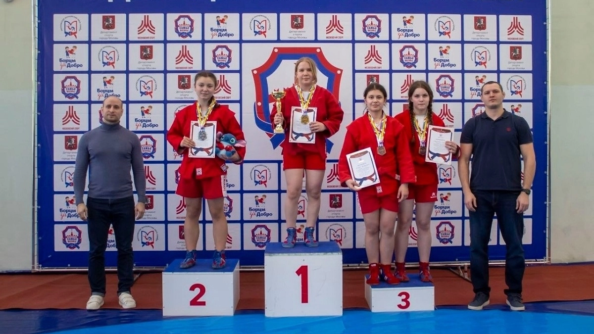Самбистка из Александрова завоевала серебро московской юношеской лиги