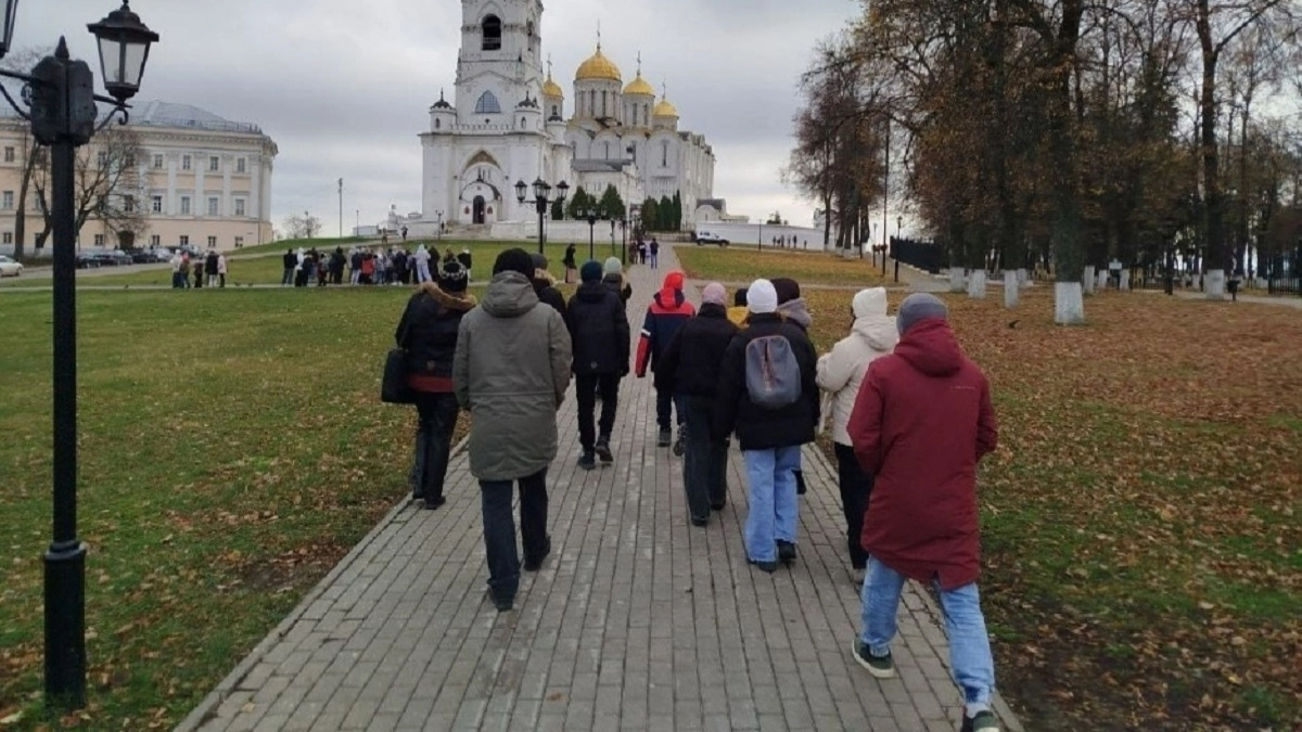 Не торопите детей взрослеть: 10 мудрых правил воспитания от индийского мудреца