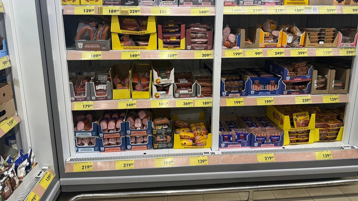 Сосиски и сардельки, которые можно брать пачками: Роскачество назвало лучшие марки с чистым составом