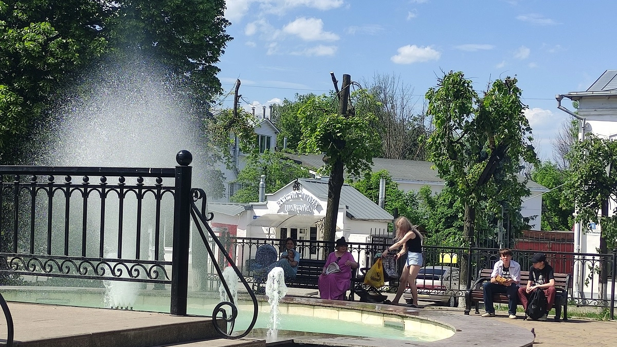 Лето-2026 обещает быть "пёстрым": куда нагрянет аномальная жара, и где ожидаются дожди и прохлада? Новый прогноз по регионам