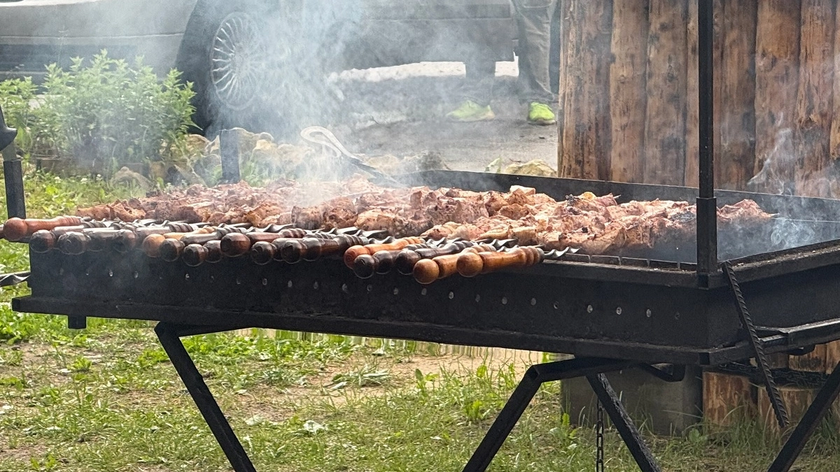 Мясо на огне: скрытая угроза — какие продукты категорически нельзя жарить на мангале? Врачи и Роскачество дали чёткий ответ