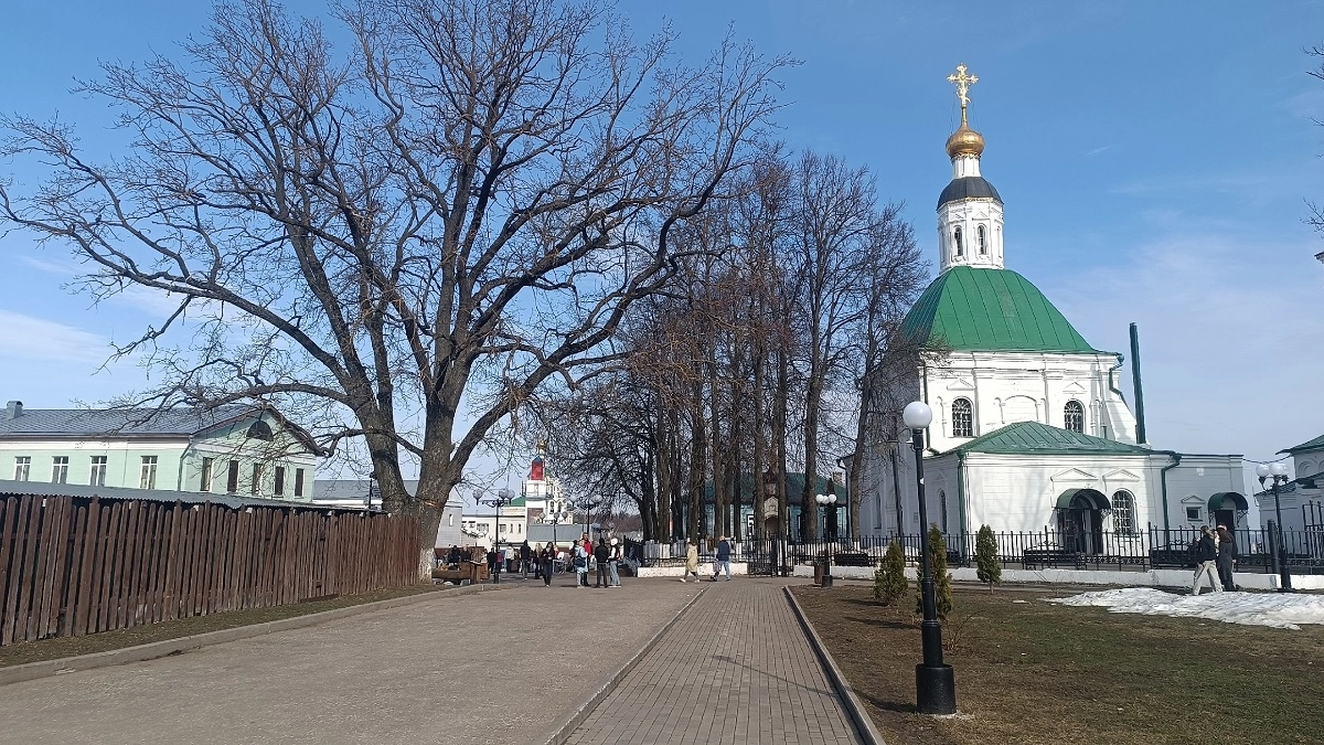 "Такого не было 19 лет": синоптики обновили прогноз по аномальному теплу в начале апреля в Центральной России