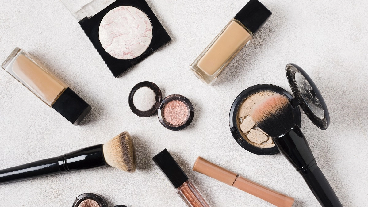 6 секретов макияжа после 45 лет: простые советы, как выглядеть естественно и свежо 