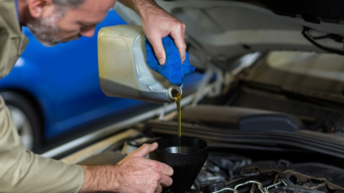 Почему замена масла в каждые 10 000 км может обернуться бедой? Этот просчет допускают даже бывалые автомобилисты