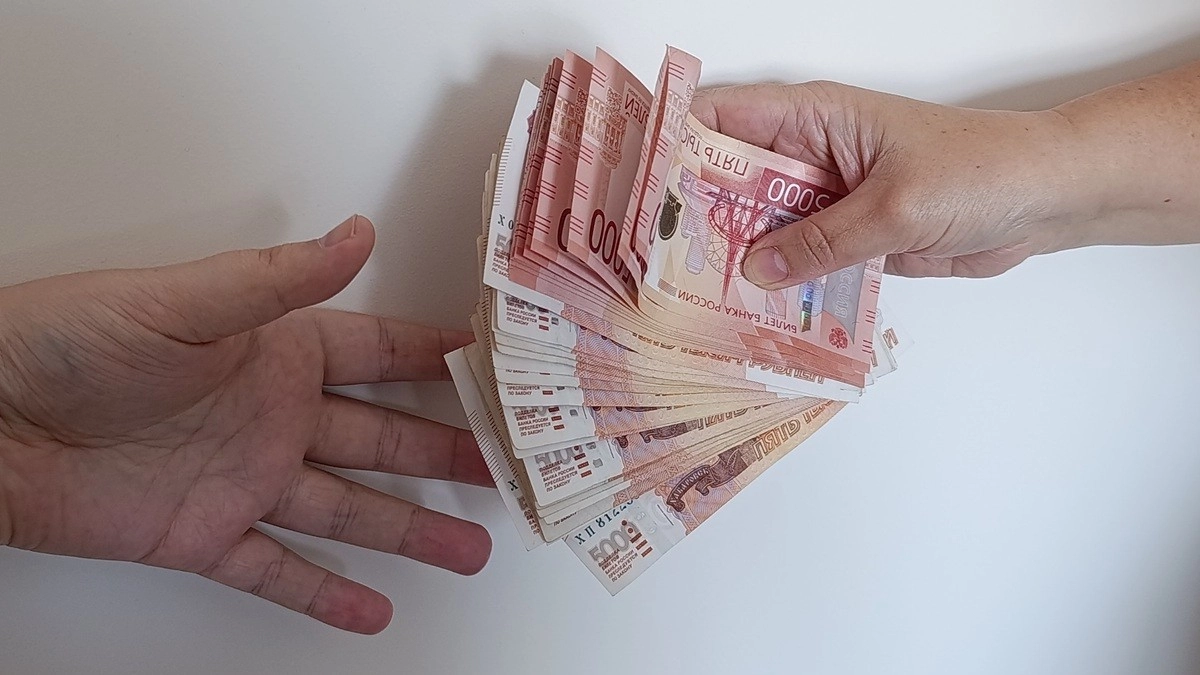 В Александровском районе мужчина «кинул» знакомого с покупкой фальшивых водительских прав