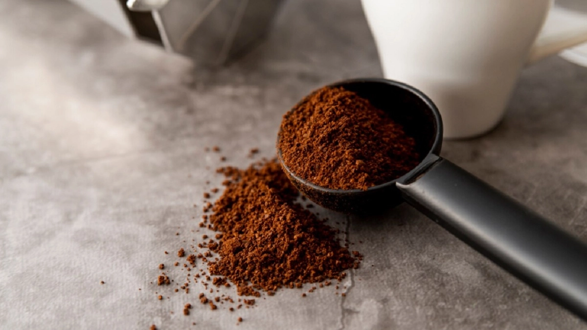 Кофейную гущу не выкидываю, собираю всю весну - вот что с ней делаю в огороде: лайфхак от продвинутых дачников 