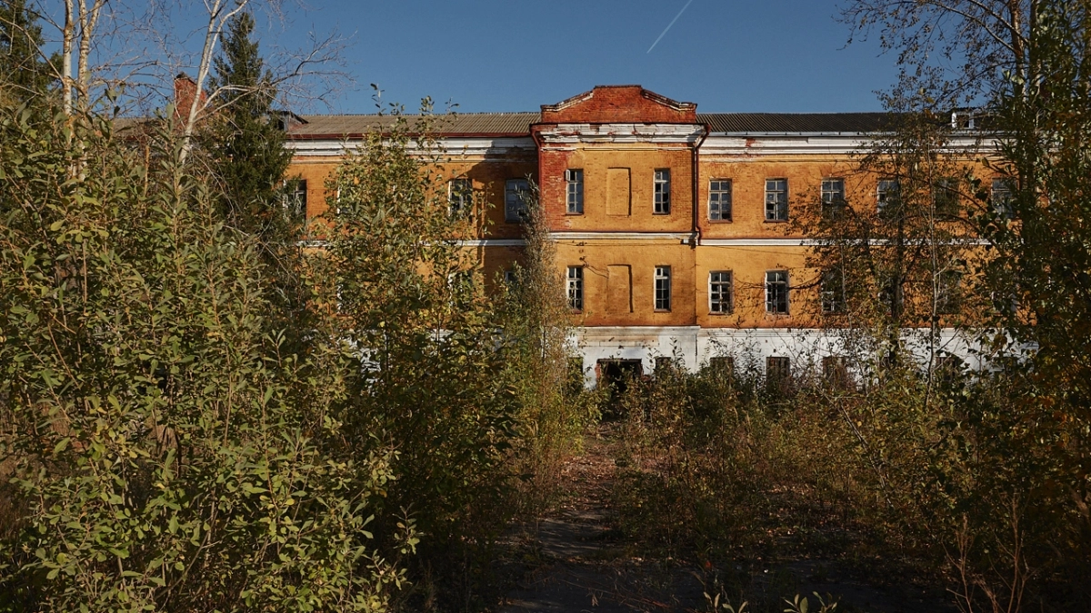 В квартале «УНО» начались демонтажно-восстановительные работы исторических казарм