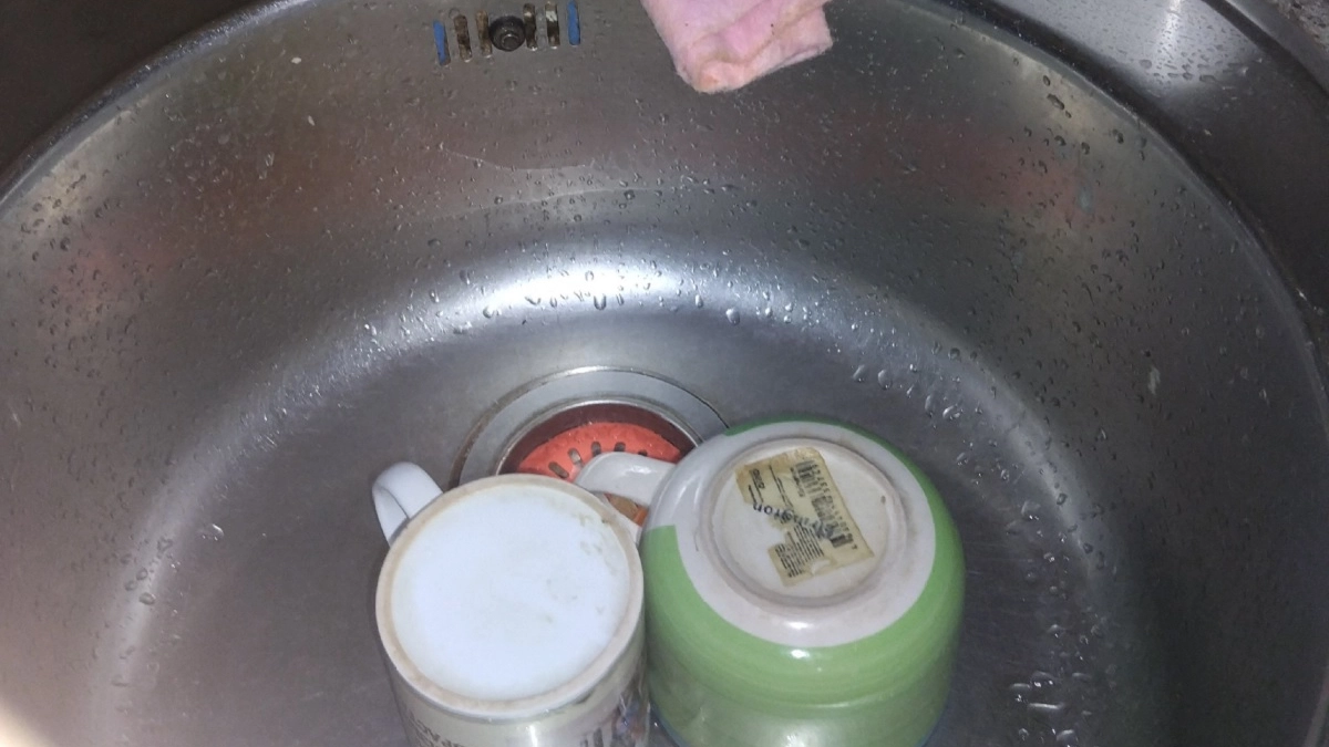 Кидаю 5 таблеток в слив  – и засор вылетает со свистом: даже вантуз не понадобится