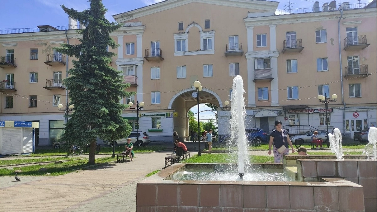 Лето-2026 удивит россиян: "жаркий сюрприз" для одних регионов, прохлада – для других. Прогноз Гидрометцентра по месяцам