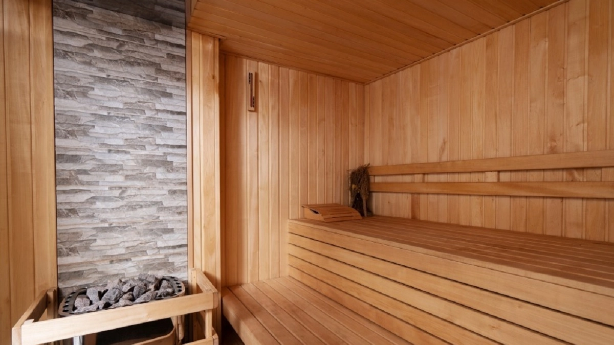 Раскрываю "дедовский" метод утепления бани, который не найти в строймаркете: дешево, экологично и жар держится долго