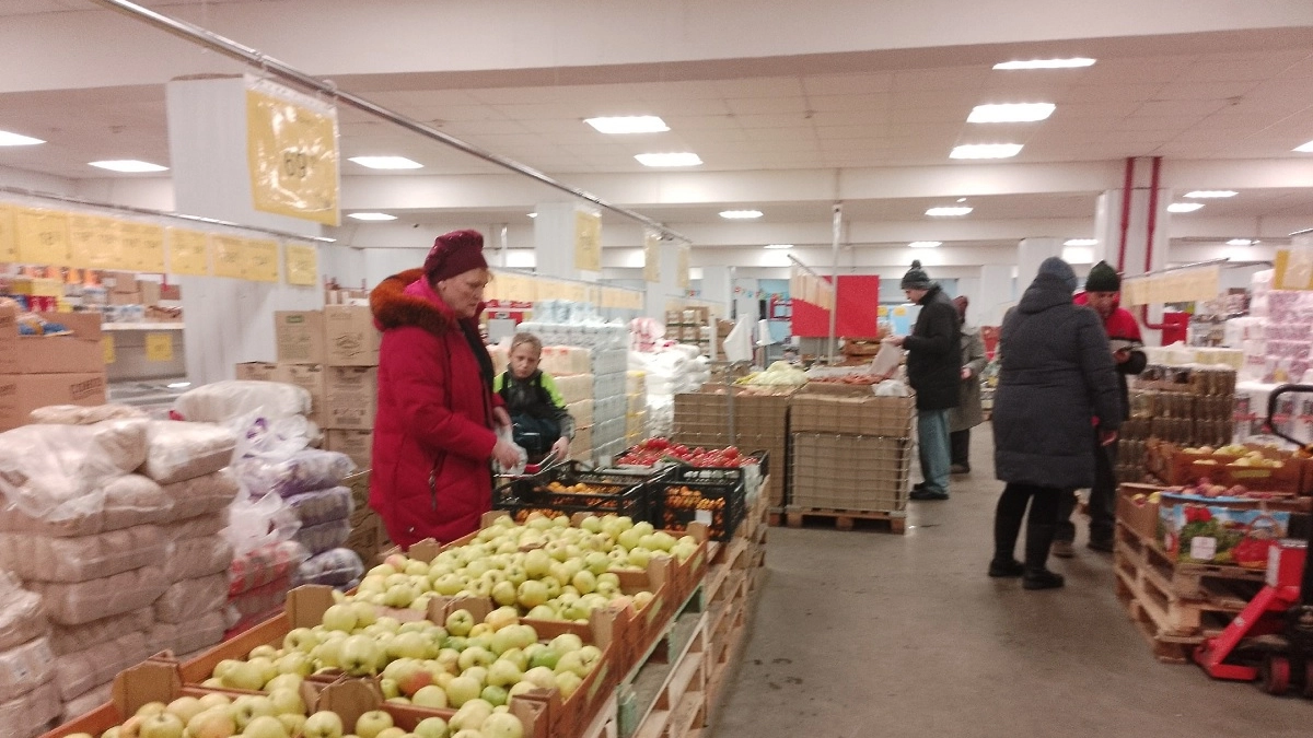 Вот что значит настоящая «Победа»: зашла в магазин-склад и вышла с продуктами на две недели — ещё и сэкономила