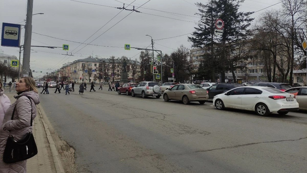 На улице Горького во Владимире начнут штрафовать за неправильную парковку 