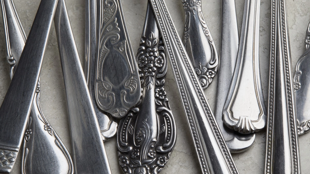 Серебро потемнело? 4 советских способа очистки за копейки — ювелиры не расскажут