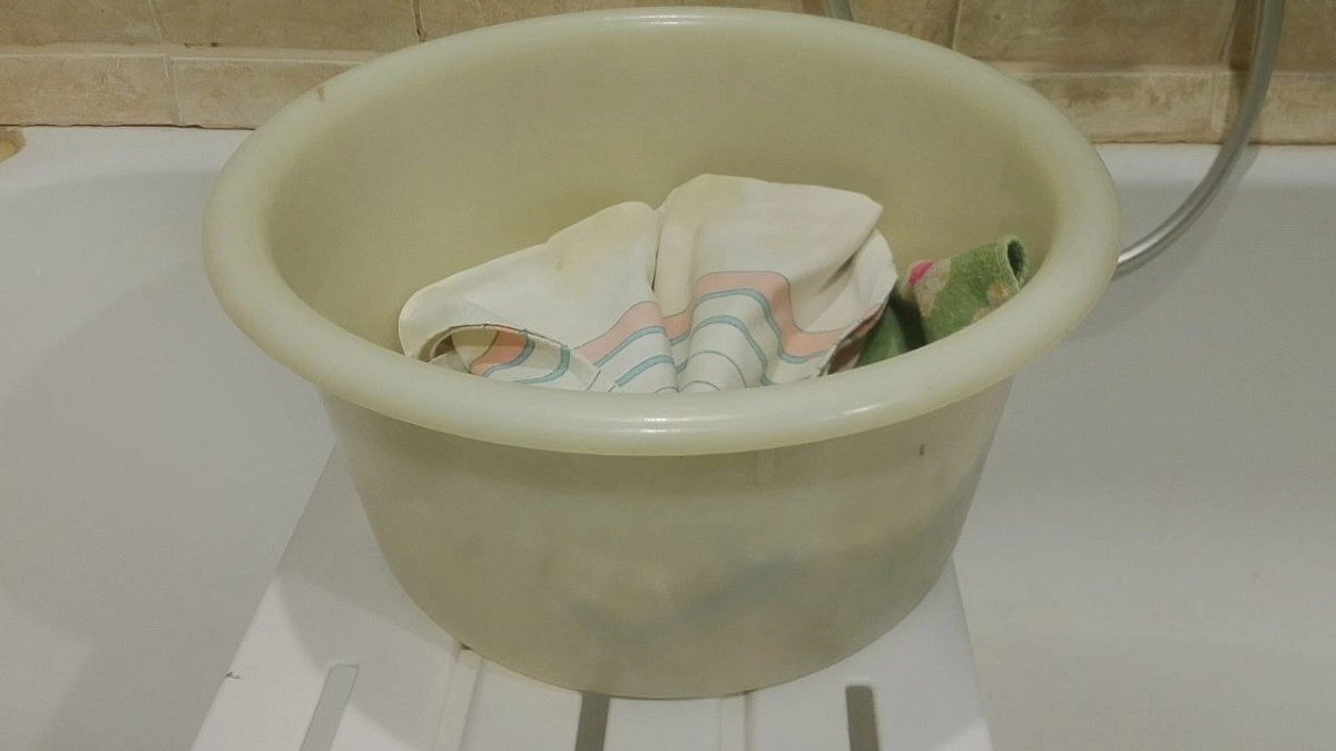 Как за 10 минут привести дачные шторы в порядок после зимы: лайфхак от опытных хозяек 