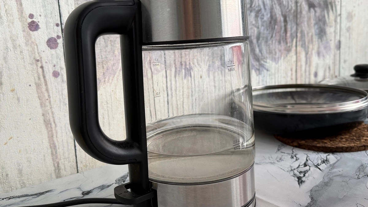 Просто намазали – а чайник снова сияет пуще прежнего: все подумают, что новый купили