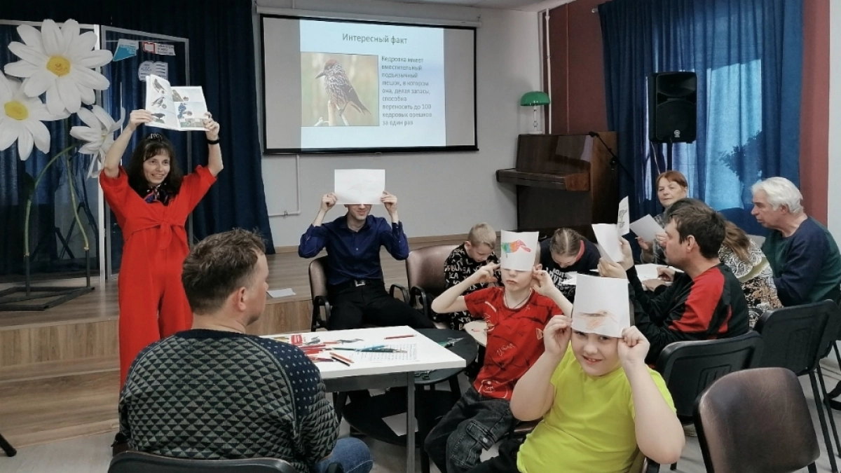 Муромские семьи пополнили свои знания о краснокнижной кедровке