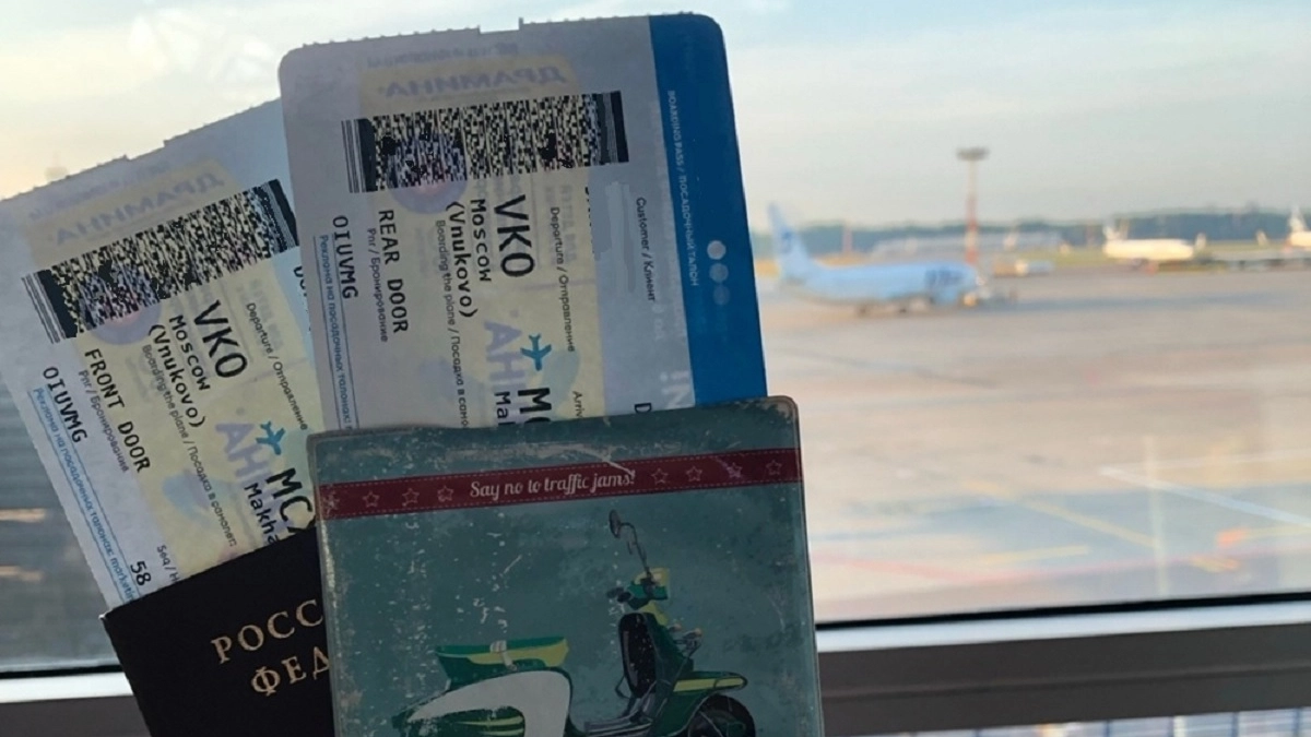 Топливный сбор в апреле взлетел: почему авиакомпании стали повышать цены и что делать российским туристам?