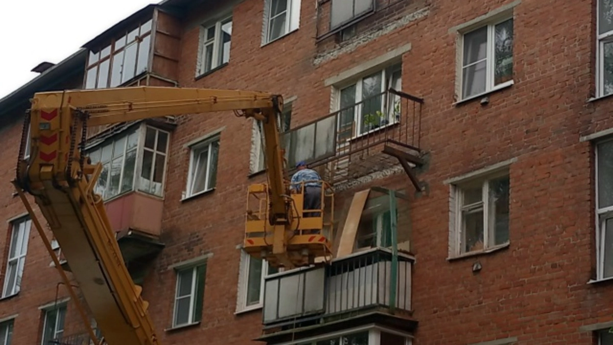 Захламление балкона: какие суммы штрафов и когда наступает уголовная ответственность — об этом знают не все