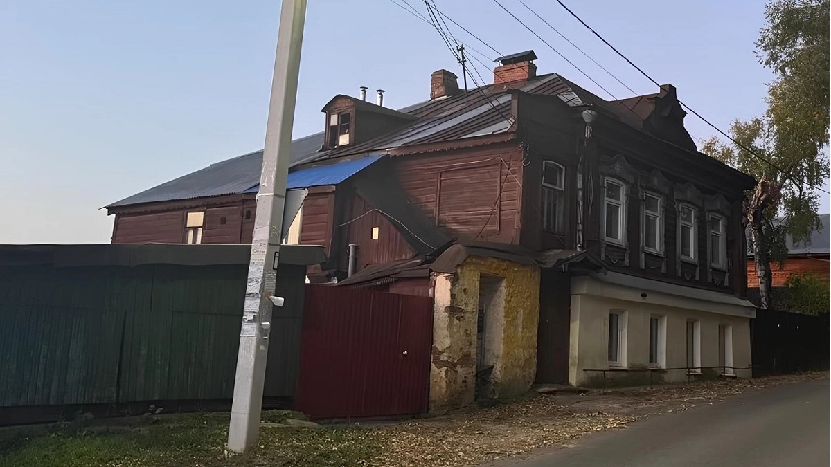 Долой бетонную отмостку: "сухая" укладка не треснет даже спустя десятилетия — проще и надёжнее