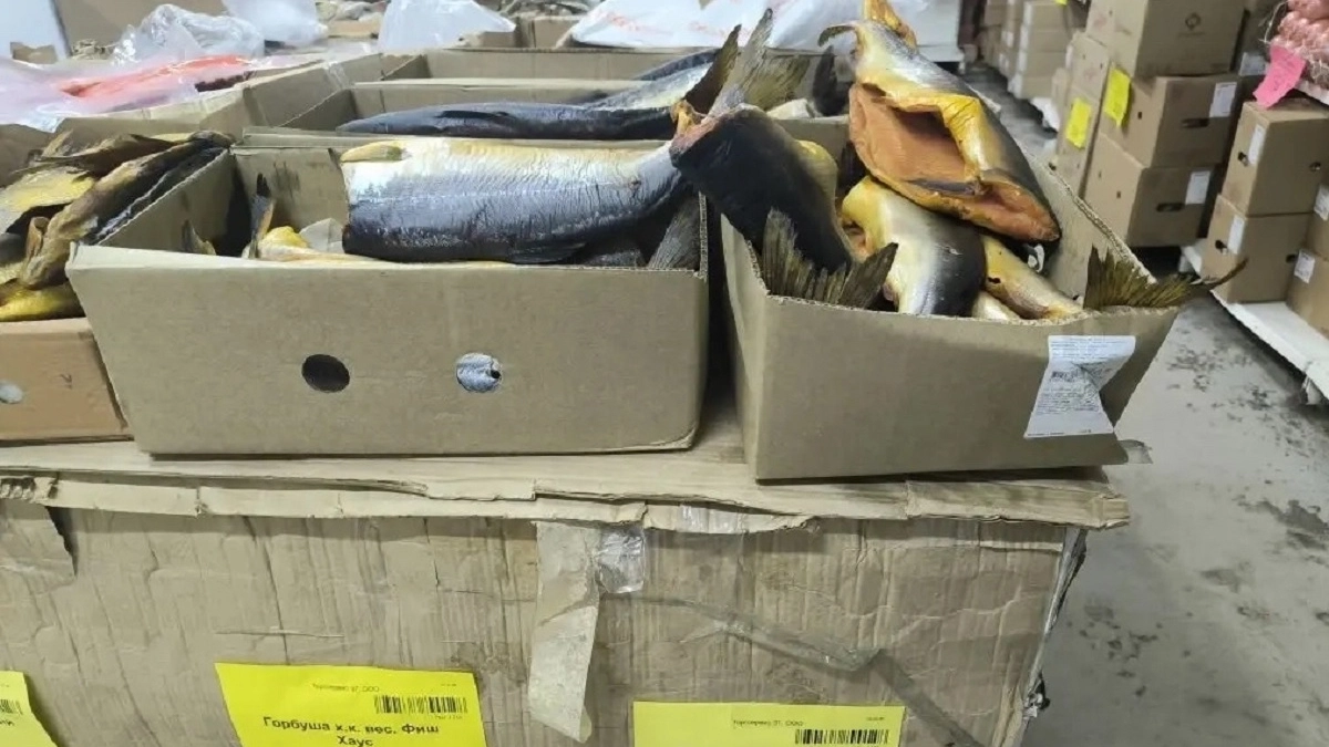 Что скрывает копчёная рыба в "Светофоре" и стоит ли брать? Честный обзор с ценами