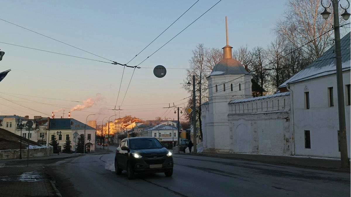 О чём молчат водители: 6 жестов и сигналов на дороге, которые помогут избежать штрафа и аварии — стоит знать всем