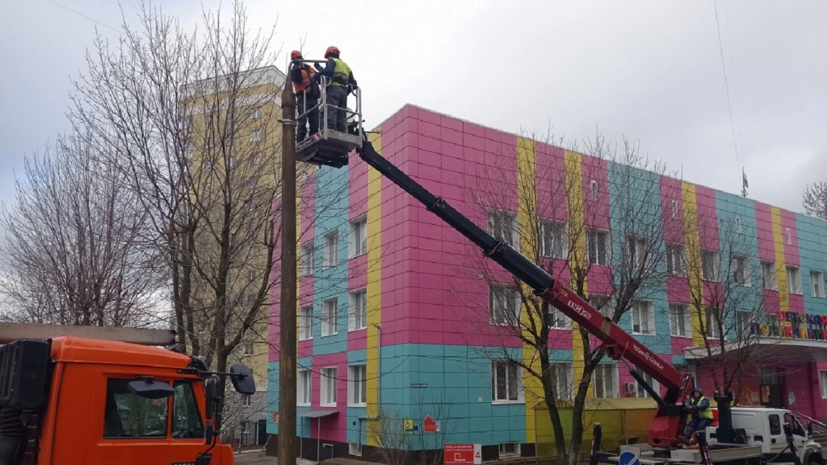 С начала 2026 года во Владимире заменили более 20 опор освещения
