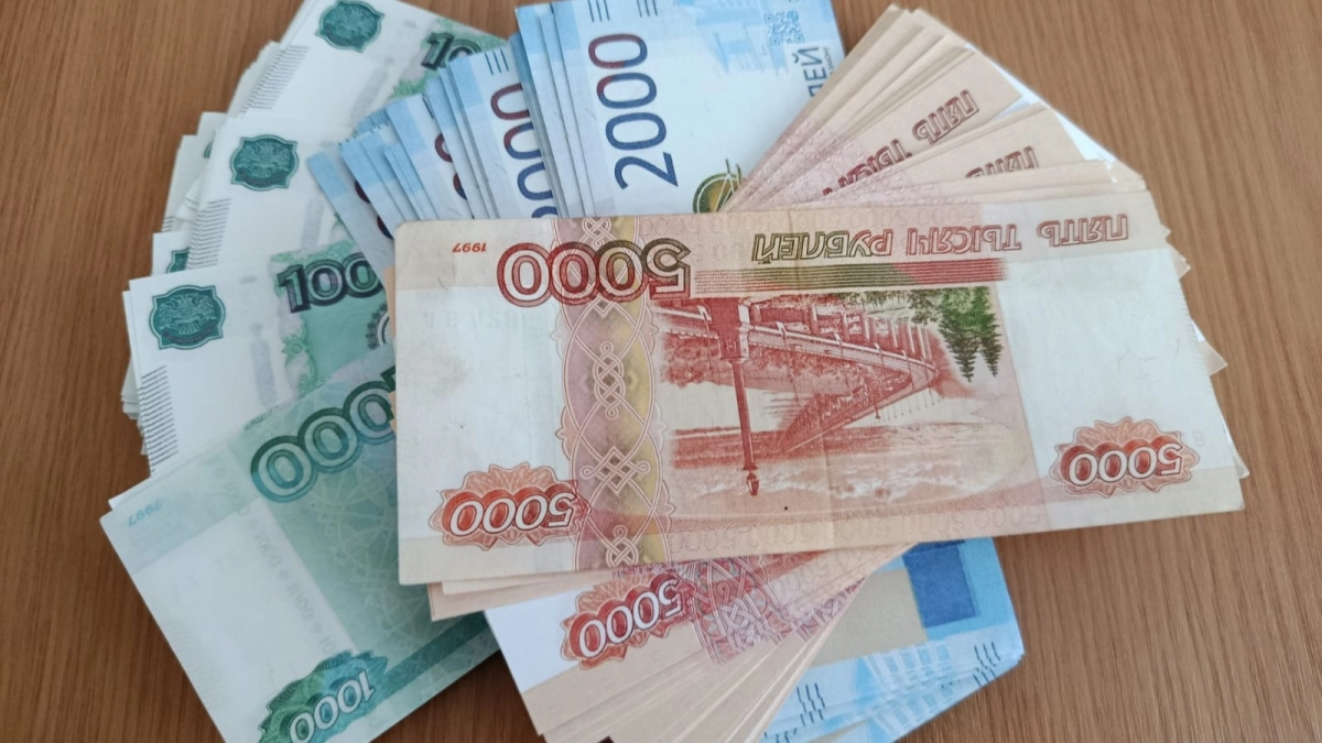 Пристав в Александрове получила взятку от должника на ремонт кухни