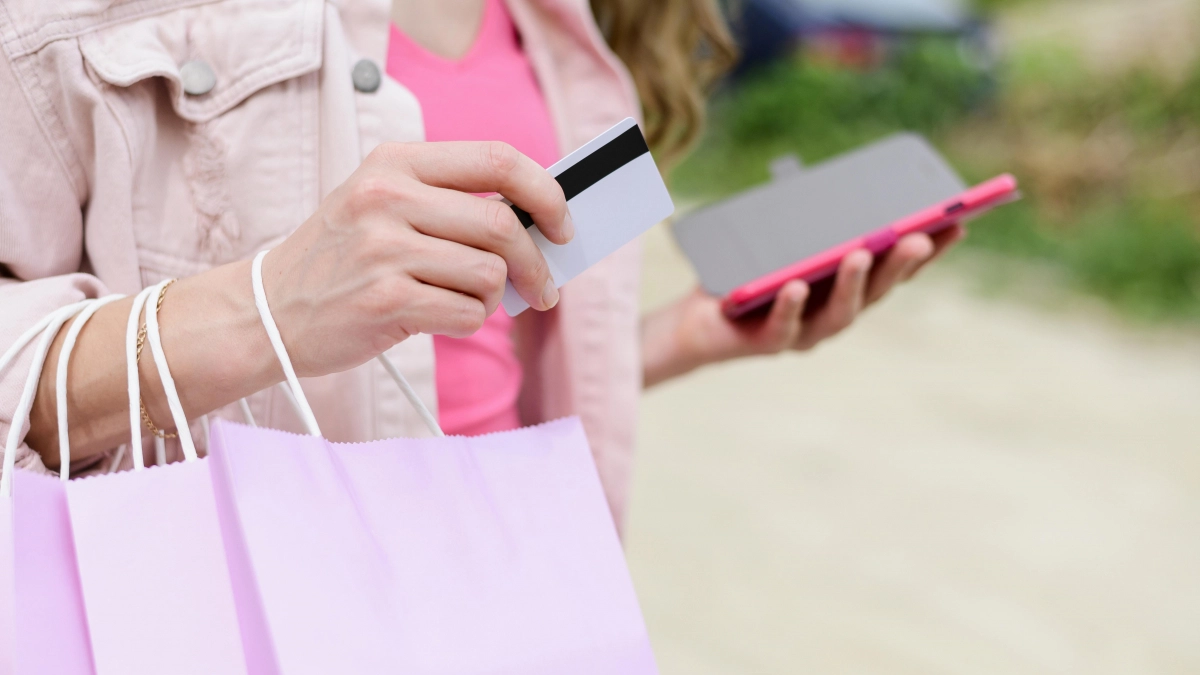 С 10 апреля вводят новые правила переводов: было 6 признаков подозрительных операций, теперь 12 – как не попасть в чёрный список