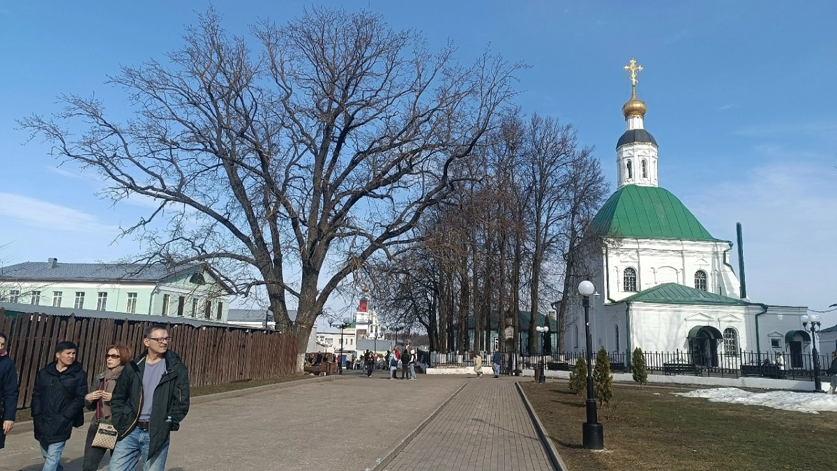По россиянам перед Пасхой "ударит" магнитная буря: учёные предупреждают о 4 волнах в апреле — названы даты