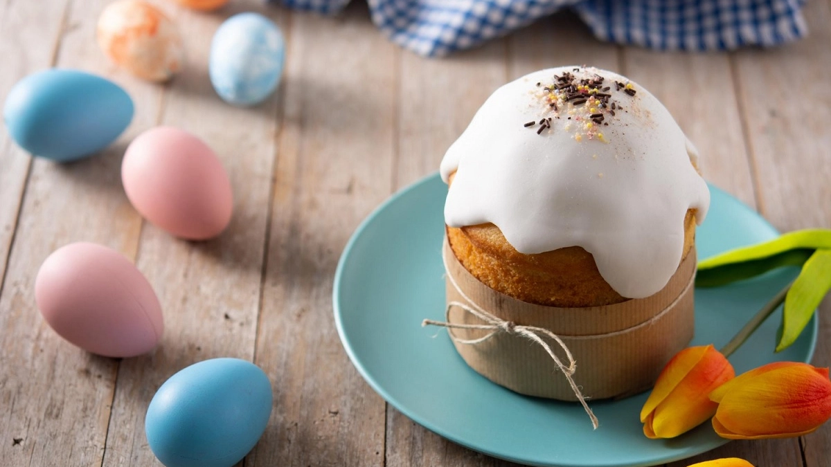 Чтобы Пасха не превратилась в больничный: врачи рассказали, какая порция кулича не навредит здоровью