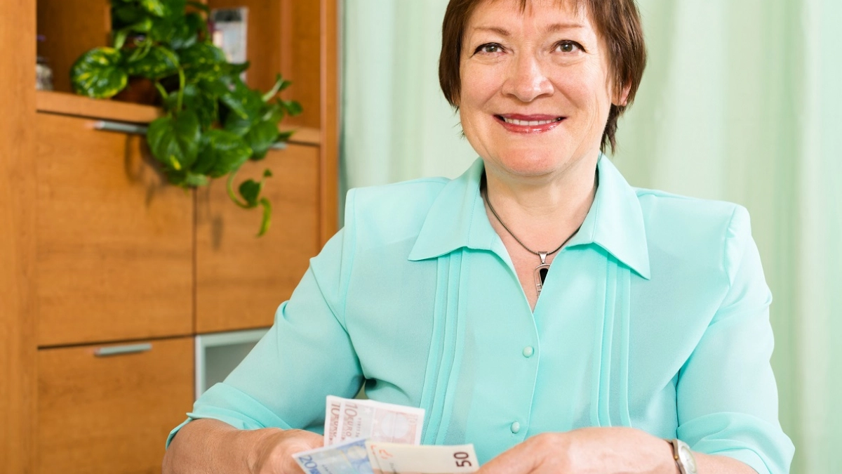 Почему у одних женщин деньги есть всегда, а у других нет? Есть 6 правил пожилой еврейки, как всегда быть при деньгах, даже на пенсии