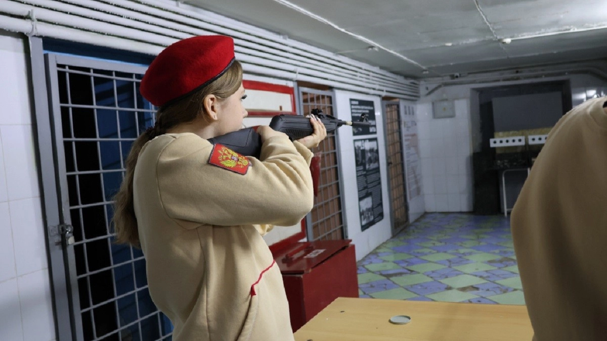 Во Владимире прошли соревнования «Девушки в погонах» среди юнармейцев