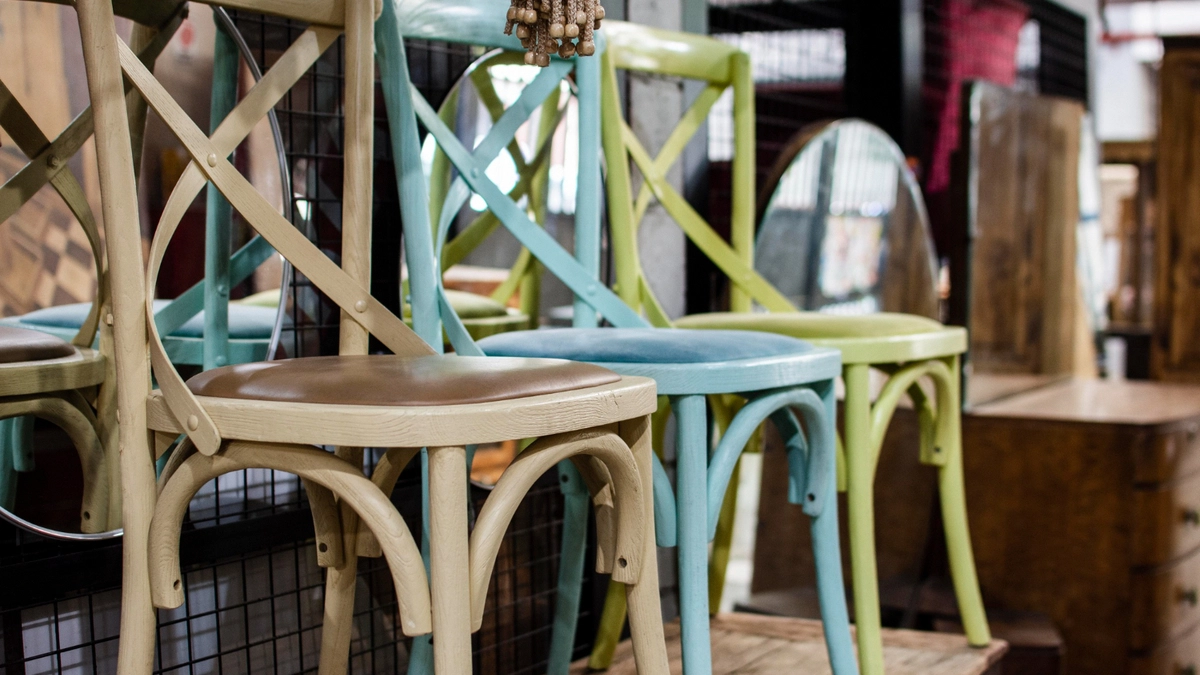 Выклянчила у свекрови два старых стула советских времен и сделала из них вещь для дома – загляденье, хоть на продажу выставляй